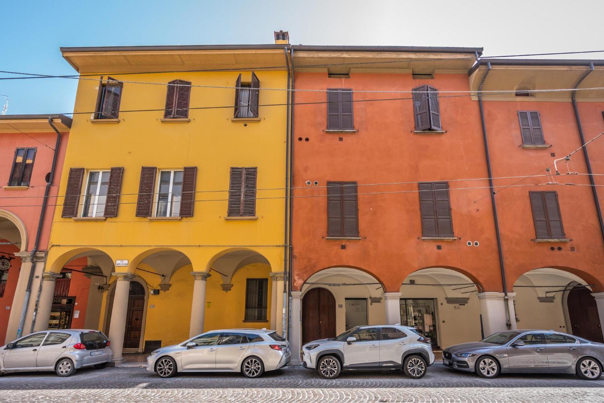 Ab Plus - Via Santo Stefano 62 Bologna Exteriör bild